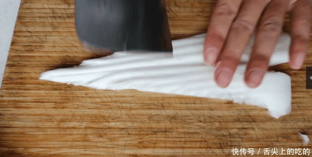 做出|大白菜怎么吃?白菜百吃,一碗芡汁,做出不一样的味道