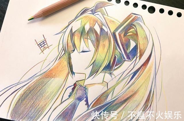 二次元@日本画师的“神仙铅笔”,画出彩色初音未来,渐变效果让人眼前一亮