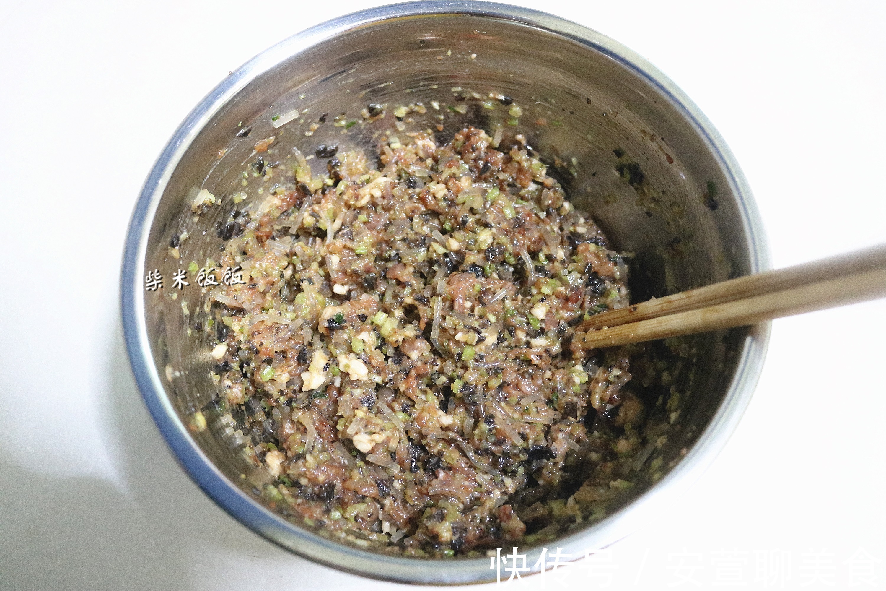 包子|做肉包子，我家就爱这个馅，4种食材搭配，一年四季吃不腻