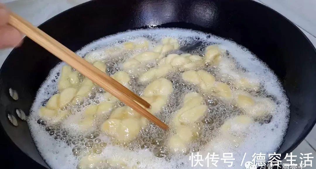 香甜|我家麻花从来不用买，教你简单做法，焦脆又香甜，吃一口就爱上了