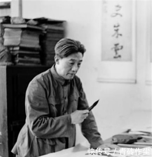 徐悲鸿画了一头驴,卖出6720万,放大十倍后,专家:这根本不是画