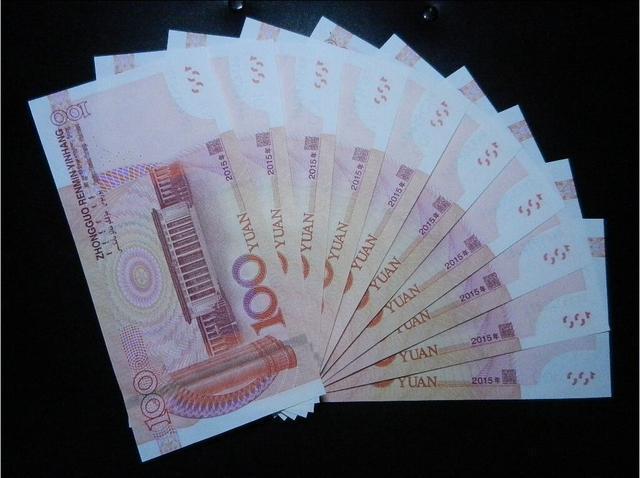 小花|5岁女儿被关在家里,妈妈外出打麻将,回家后被气得差点吐出血!