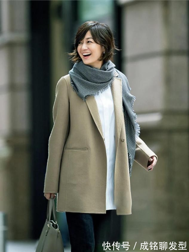 西装|她是我见过最会穿的中年女人,52岁的福冈佳子,简直优雅到骨子里