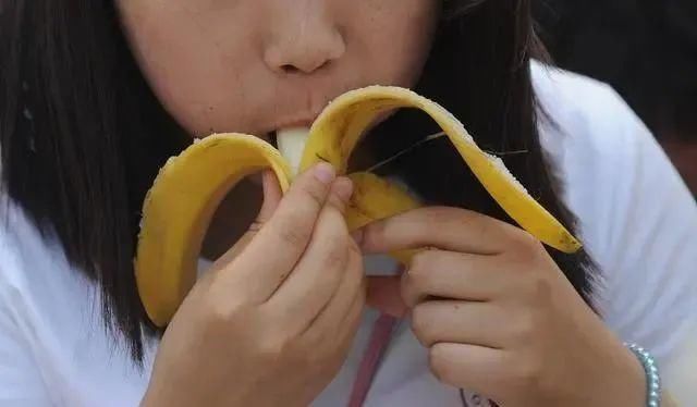 膳食纤维|晚上吃香蕉能减肥?但要牢记这个适宜的时间,体重或悄悄下降