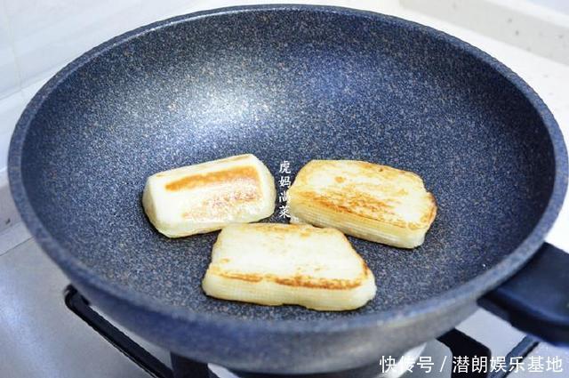 不腻|不喝油的煎馒头片,脆皮的香软的,早餐吃都清爽不腻