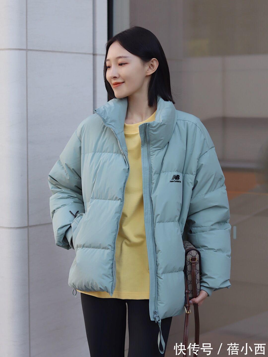 搭配 冬季穿什么“简约又保暖”?首选羽绒服,搭配半身裙或裤子都好看