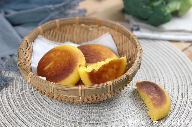 玉米面别再熬粥了,换这个吃法,金黄酥香,松软可口,5分钟一锅