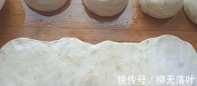 萝卜这样做太好吃了,皮薄馅大,个个鼓大泡,润燥又清肺!