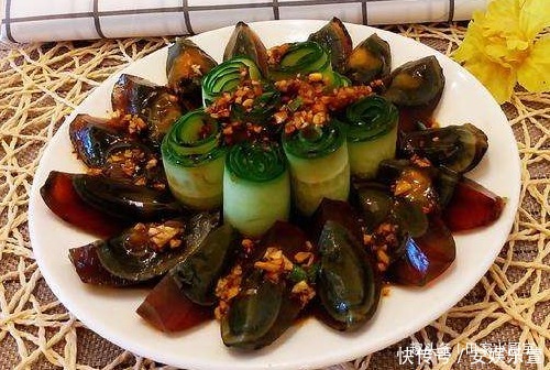 年夜饭的一道凉菜,做法简单,不用蒸不用炒上桌就可以吃