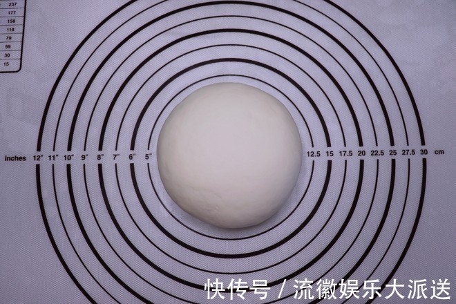 蒸馒头时，千万要记住这个小技巧，蒸出来的馒头蓬松软嫩喷香美味