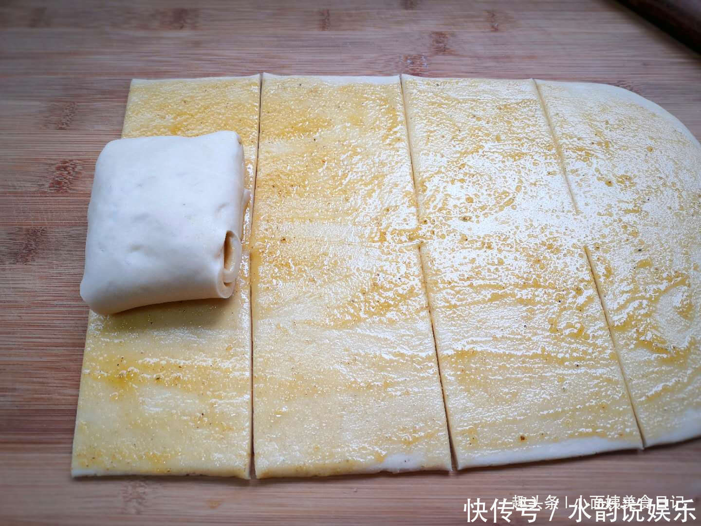 面食|早餐饼又出新吃法了,外面花钱买不到,香软好吃有层次,凉了不硬