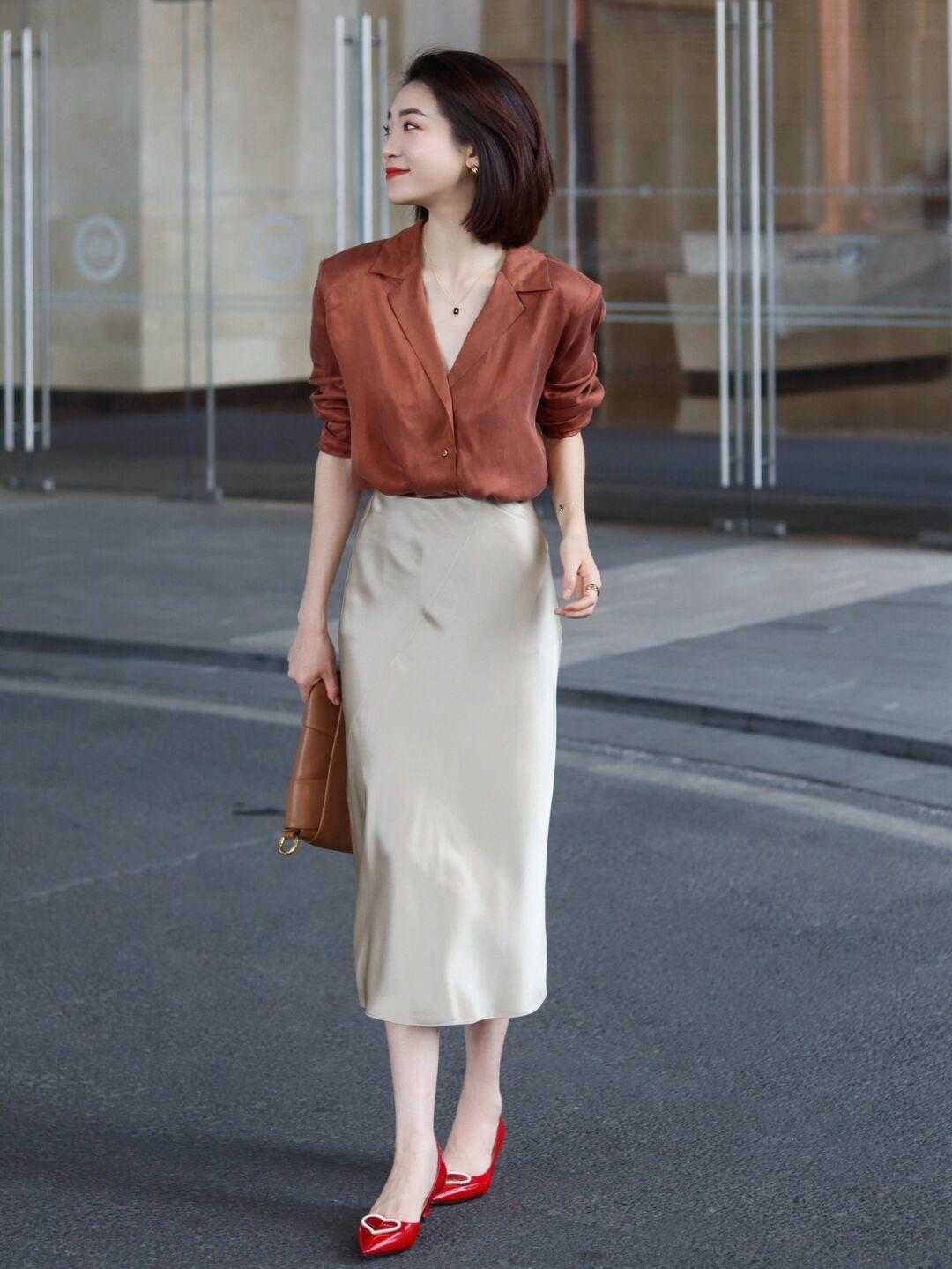 字裙|衬衫的“高级穿法”是这样的,优雅干练又有气场,实用又时髦