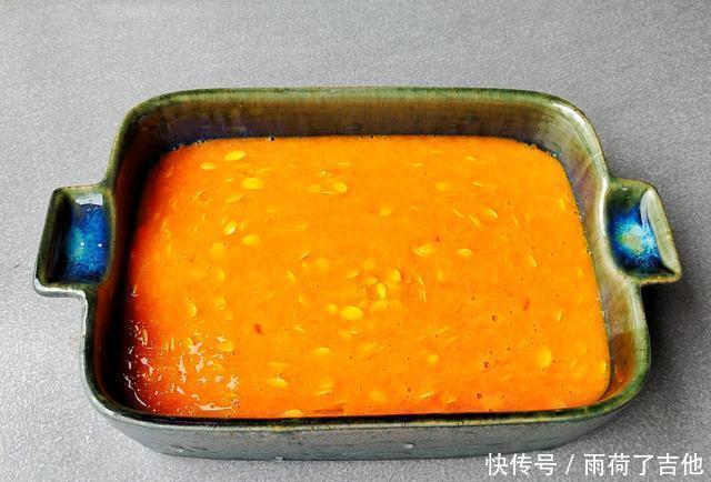 坚果|南瓜最好吃的做法,不做花卷不做饼,加两鸡蛋搅一搅,香嫩拉丝