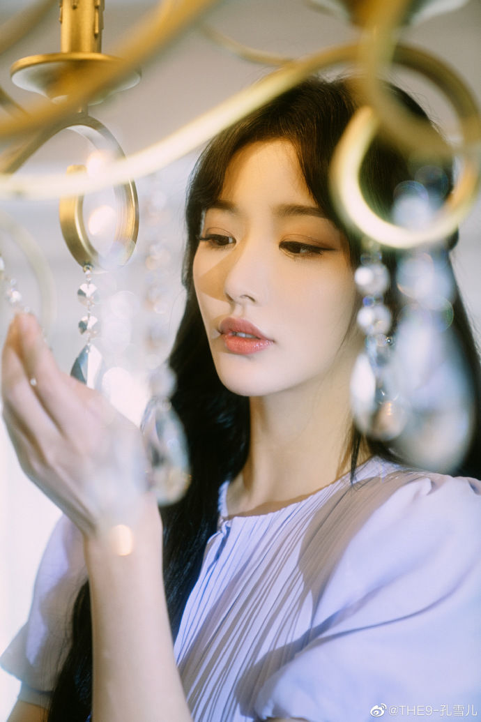 紫色|孔雪儿穿紫色长裙 扎公主头梦幻可爱