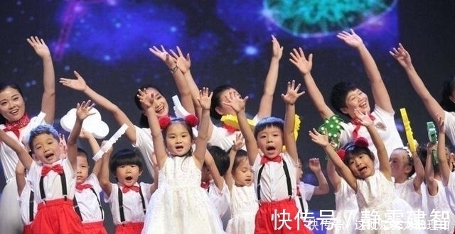 家长|孩子反复哼唱一首歌,宝妈听清歌词脸色大变,立马找老师算账!