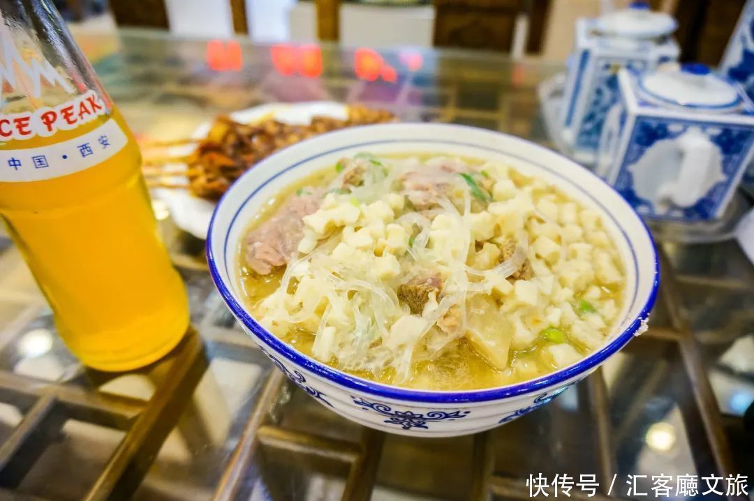 回民|西安最靠谱吃喝攻略:本地人告诉你,才不去回民街!