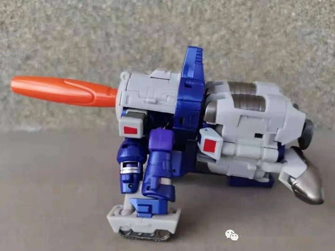 霸天虎|【评玩具】子小天:岑测评《NA惊破天 金属色涂装十分亮眼!》