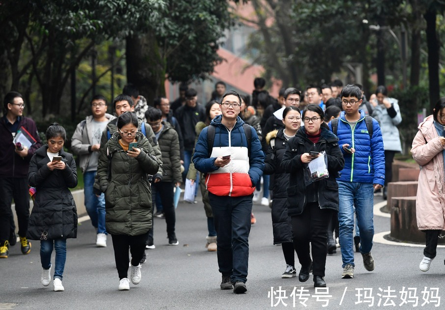 郑州大学|2022年全国各高校“考研”报名人数排行，郑大一骑绝尘，雄踞第一