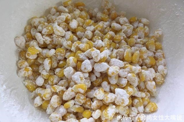玉米烙的家常做法,金黄酥脆,入口香甜,一上桌就被抢光光