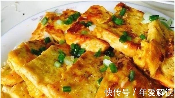 第一次带女朋友回家,妈妈做了拿手菜,吃饭的时候真想甩了她