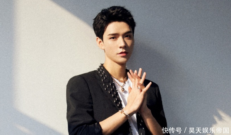 龚俊给王鸥打call,两人无交集被嘲蹭热度,维嘉应援反而打错人名