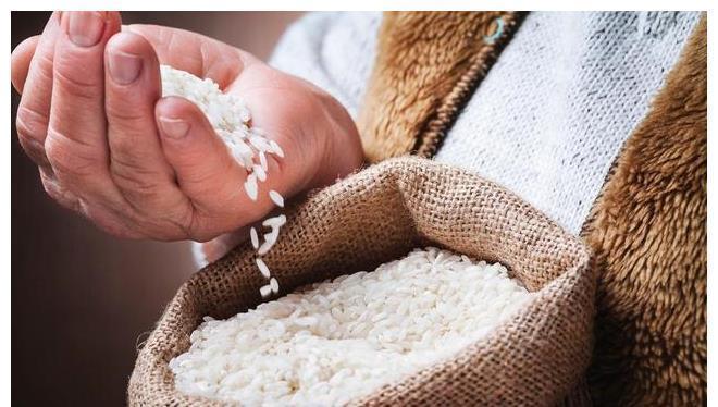 大米保存很简单,这样做越放越鲜,不长斑不生虫,天天都吃新鲜米