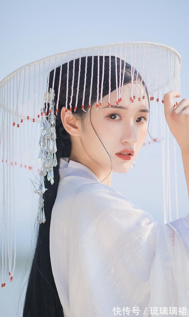 眼睛$眼睛有这三个特征,就是天生的“古风杏眼”,全中的女生太幸运!