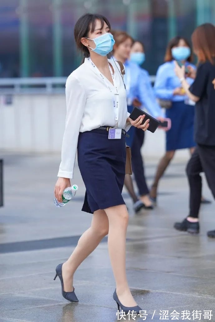 时尚 街拍职业装时尚女生