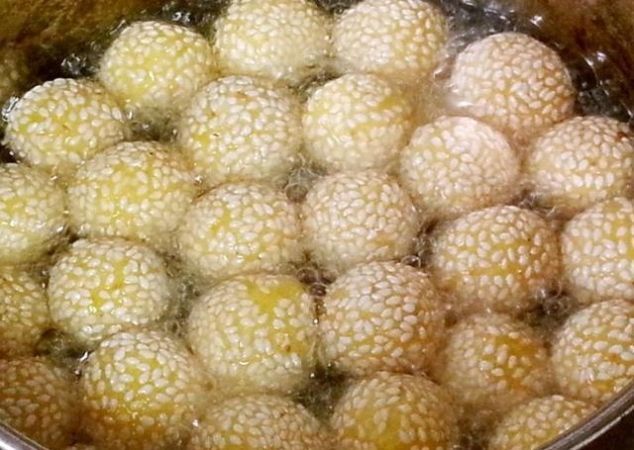 自制“麻球”,一碗糯米粉一碗水,外酥里糯超好吃,关键是不松塌