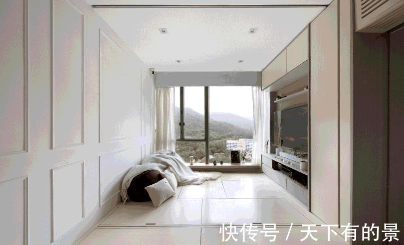 小户型|沙发用不到不如扔了，靠墙打柜子，中间掏“洞”变飘窗，能坐能躺