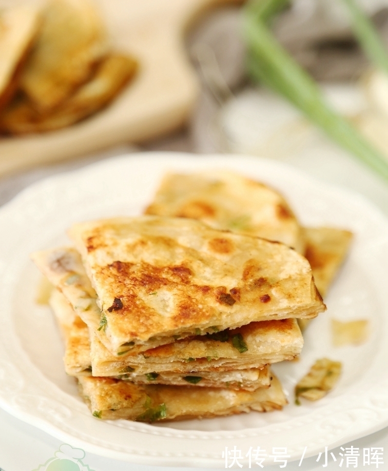 又快又好|葱花饼吃了几十年,第一次发现如此妙招,太棒了!又快又好层层酥
