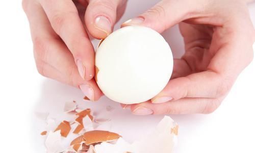  煮鸡蛋，应该用凉水还是热水用错水，难怪蛋壳总破裂还不好剥壳
