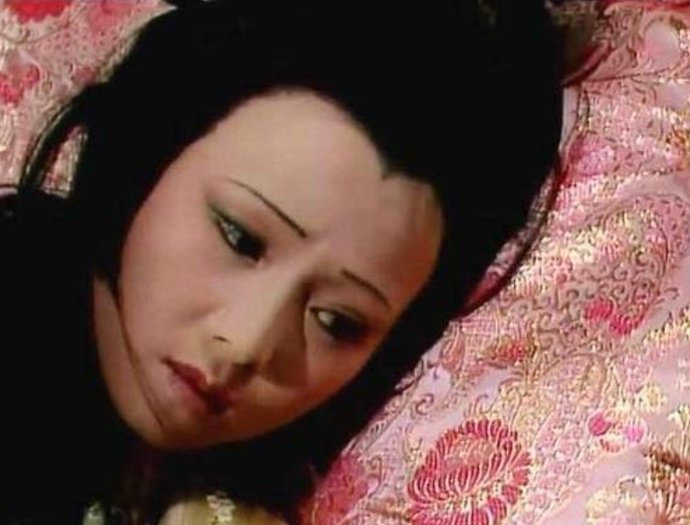 不信|秦可卿生病期间,为啥每天要换四五次衣服说出来别不信