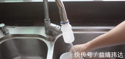 省水|今天才知道，水龙头上套个塑料瓶，还隐藏着3个功能，涨知识了