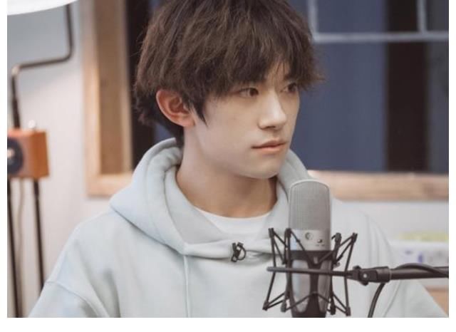 謝娜|《朋友請聽好2》被曝8月錄制，節(jié)目內(nèi)容改版，不見千璽有蔡徐坤