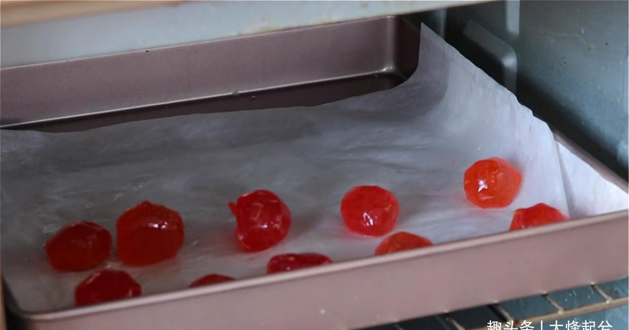 好吃|8块一个的蛋黄酥,在家自制低成本,一口酥掉渣,比外面卖得好吃