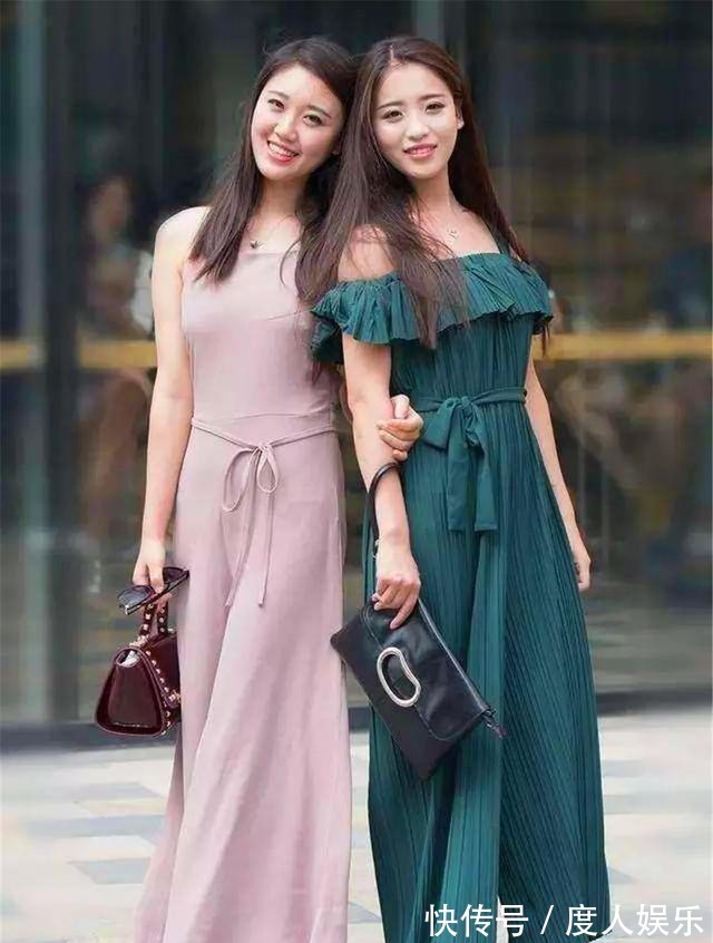 酒红色 美女连衣裙搭配一双粉色个性的尖头高跟鞋,是凹造型的必备组合