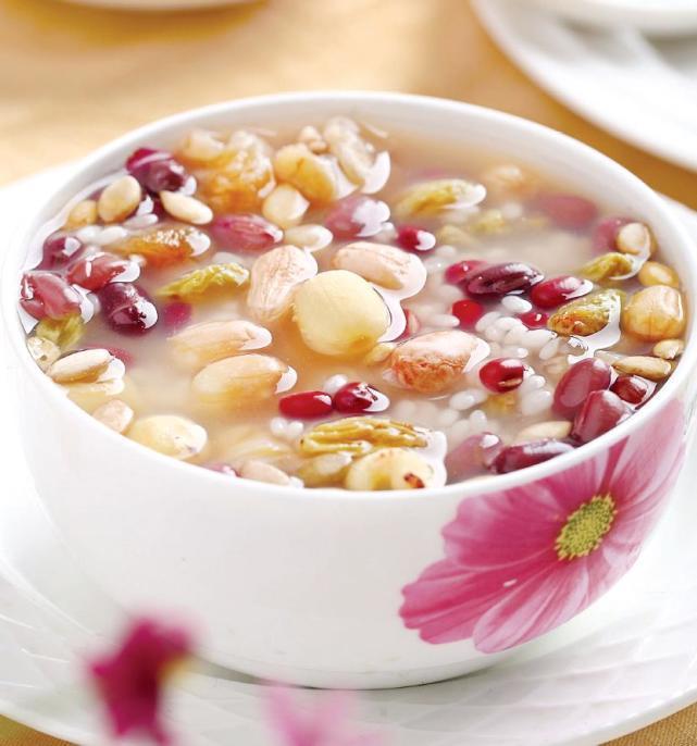 营养均衡|1岁半宝宝辅食是吃粥好还是吃米饭好？