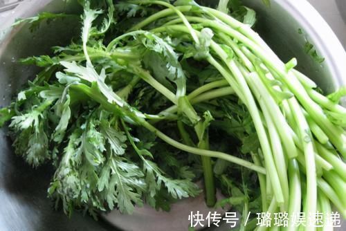 冬天，我家隔两天吃一次皇帝菜，入馅包饺子太香了，养心还安神