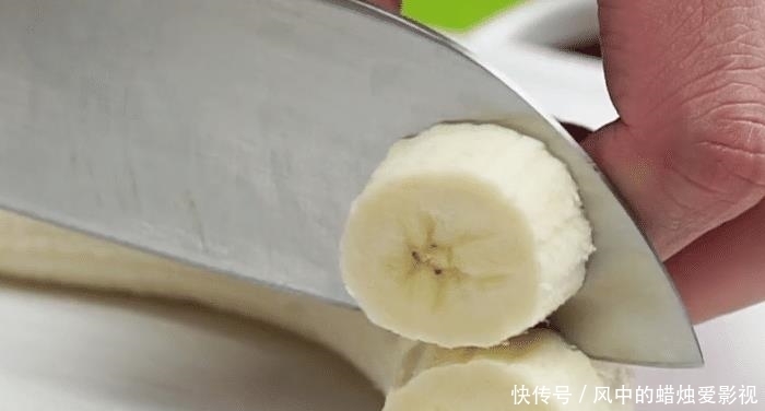  香甜|在家教你做好吃的饺子皮香蕉派，外脆里嫩，香甜营养，孩子特喜欢