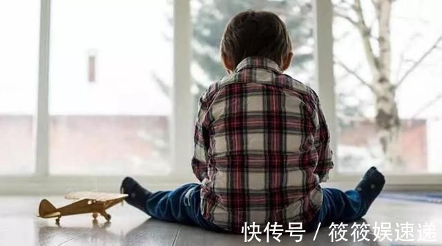 16岁男孩手写“印刷体”走红,获百万网友点赞,背后原因让人心酸