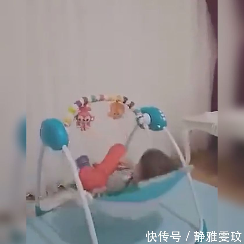 技能|萌娃因自己哄自己睡觉火了,网友这可是高级技能,赶紧学起来