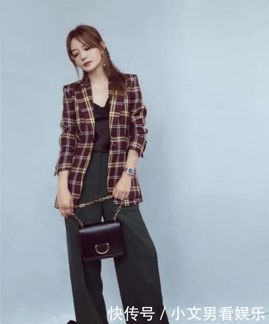 中年女性穿衣讲究得体，学会单品挑选和搭配，把握气质和高级感