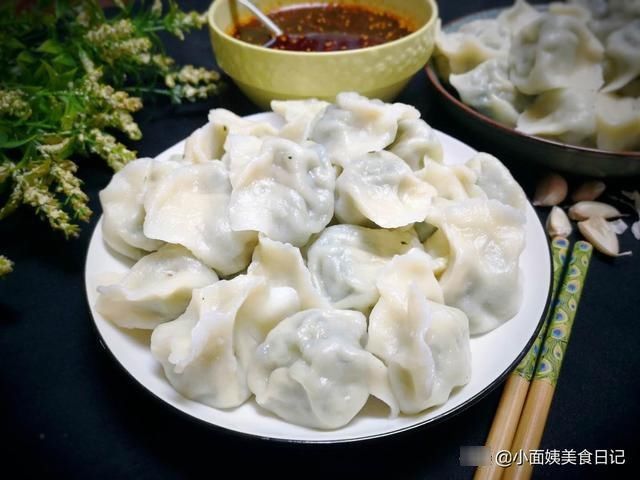 元旦菜单：4凉、6热、1汤、1甜点、2主食，早准备待客不发愁