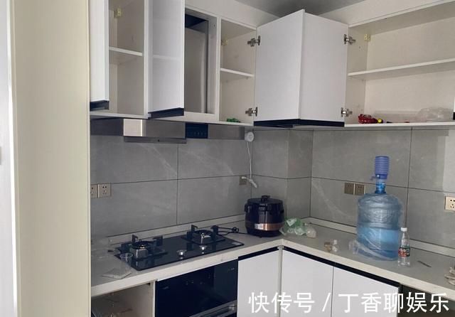 红灰|不会装修的朋友看过来，全屋网红灰，悬空电视墙，流行又好看