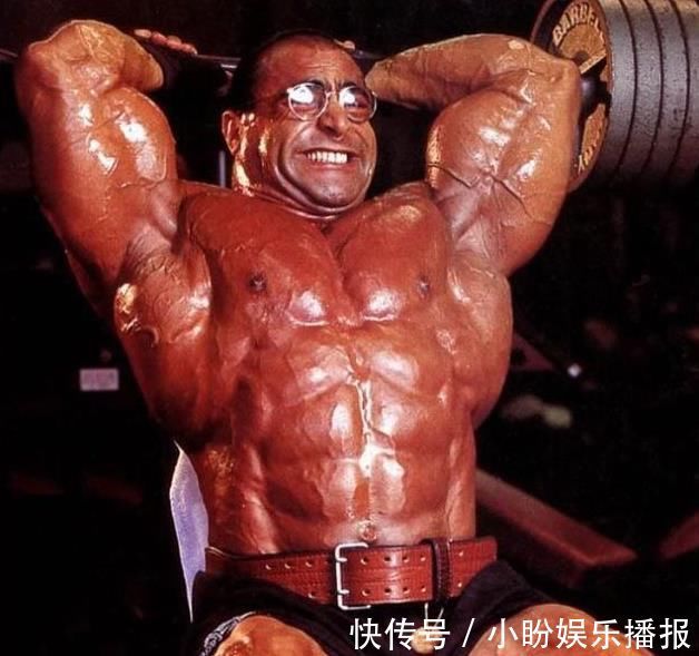 纳赛尔|非常强健的博士,戴着眼镜去健身,直言健美黑料