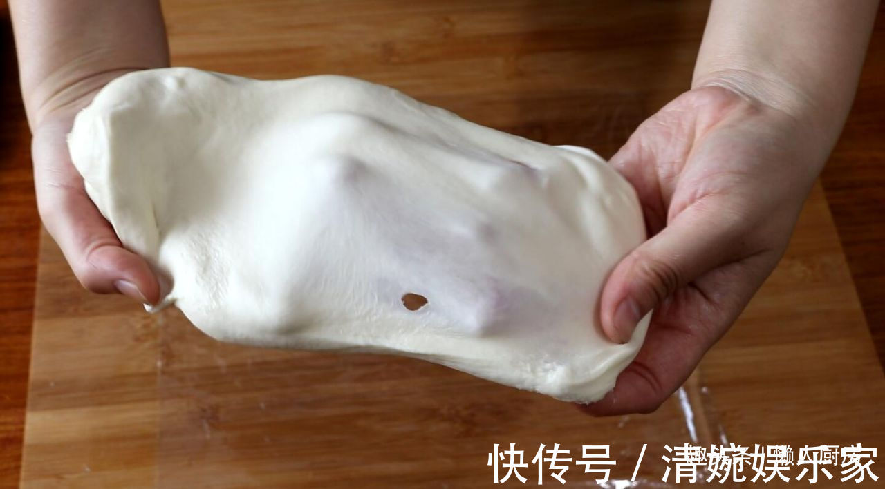 薄饼|别给孩子买薯片吃了,教你薄饼的新做法,不用油炸,比薯片还酥脆