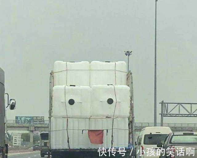 |在游乐场你见过哪些搞笑的设施?网友:这算吗,哈哈