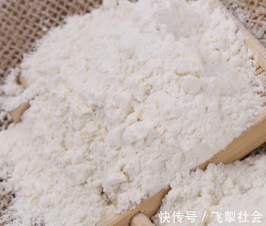 买面粉时，最好“避开”这3种，面粉厂员工：老板自己都不吃