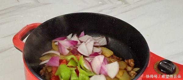 洋葱炒土豆片的做法,营养美味
